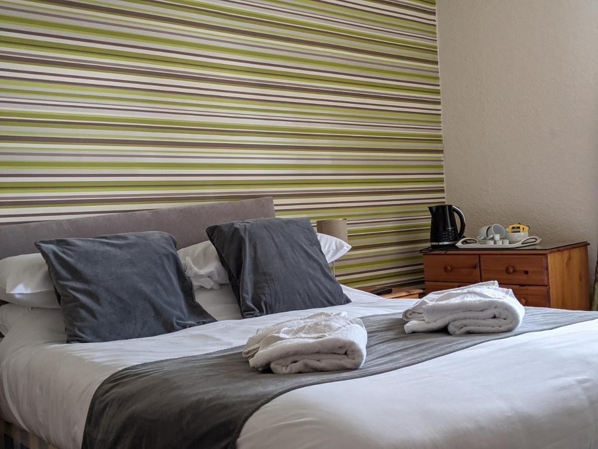 Crown Hotel Langholm Habitación foto